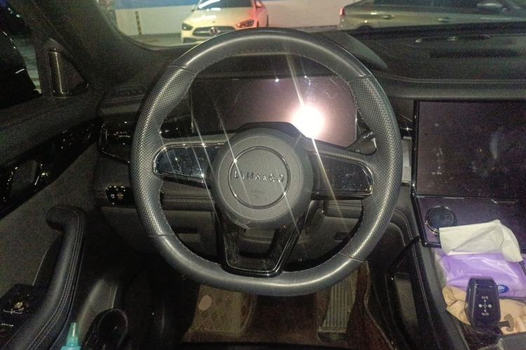 Used Lynk & Co 09 2021 2.0T Ultra Six-Seater Steering Wheel