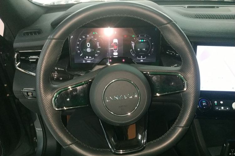 Used Lynk & Co 09 2021 2.0T Halo Seven-Seater Steering Wheel
