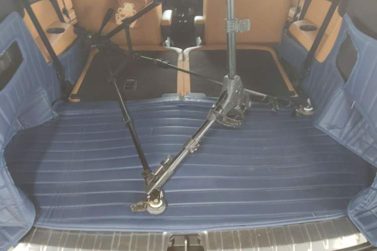Used Lynk & Co 09 2021 2.0T Halo Six-Seater Trunk