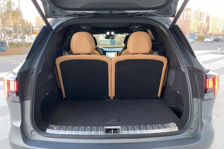 Used Lynk & Co 09 2021 2.0T Halo Six-Seater Trunk