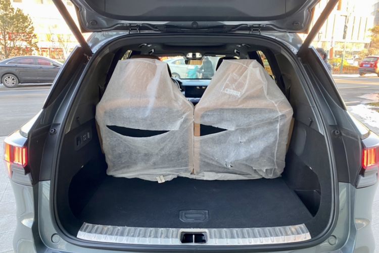 Used Lynk & Co 09 2021 2.0T Halo Six-Seater Trunk