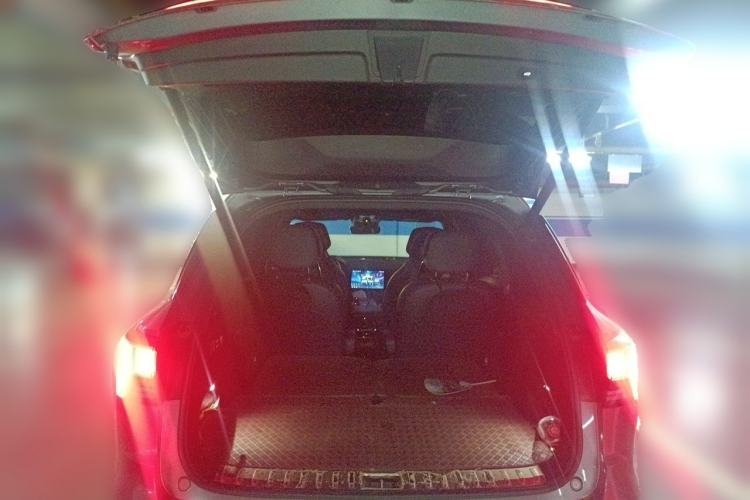 Used Lynk & Co 09 2021 2.0T Ultra Six-Seater Trunk