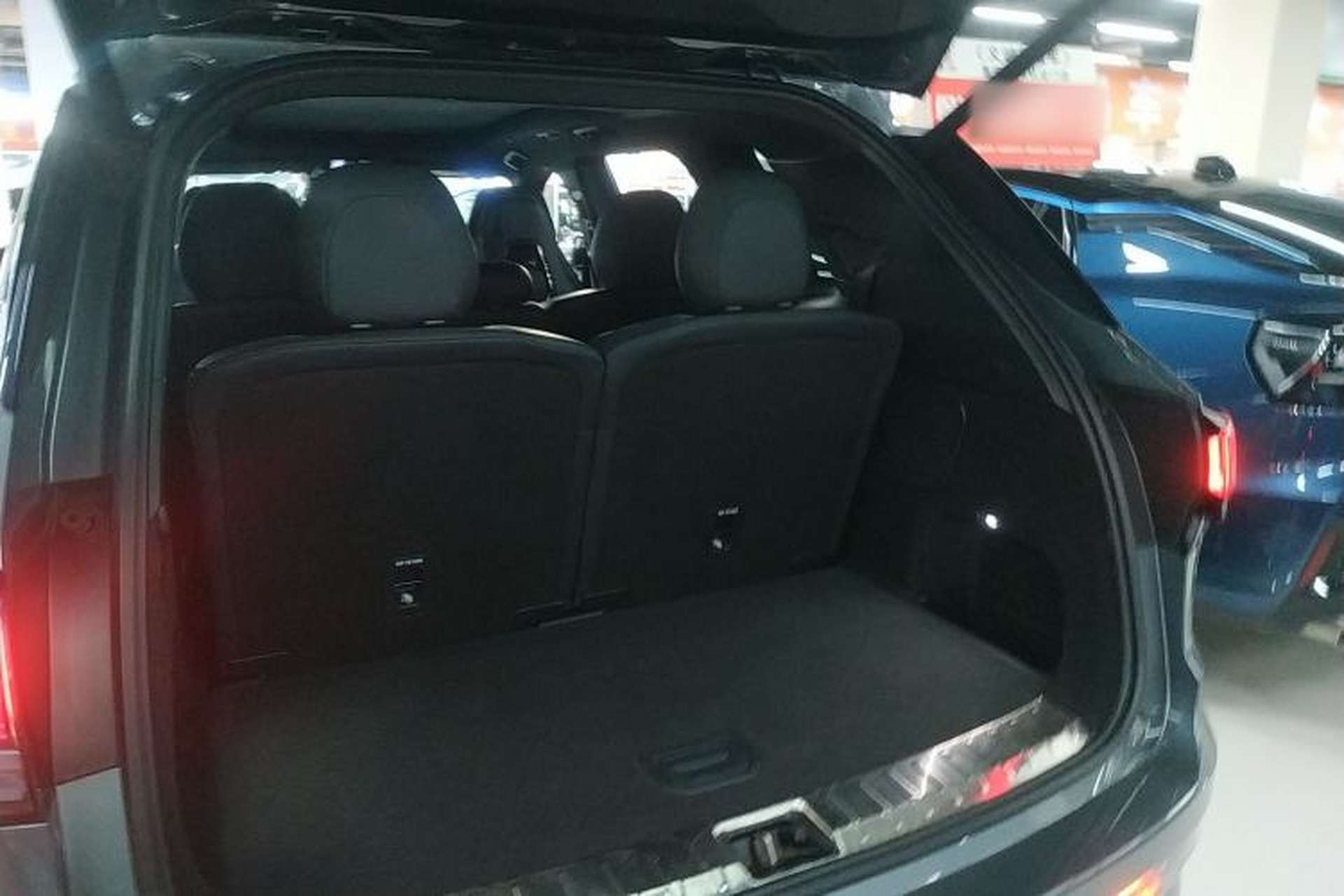Used Lynk & Co 09 2021 2.0T Halo Seven-Seater Trunk