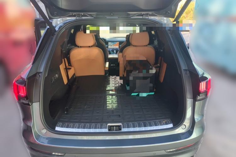 Used Lynk & Co 09 2021 2.0T Halo Six-Seater Trunk