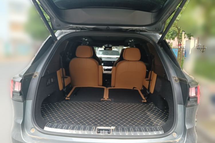 Used Lynk & Co 09 2021 2.0T Halo Six-Seater Trunk