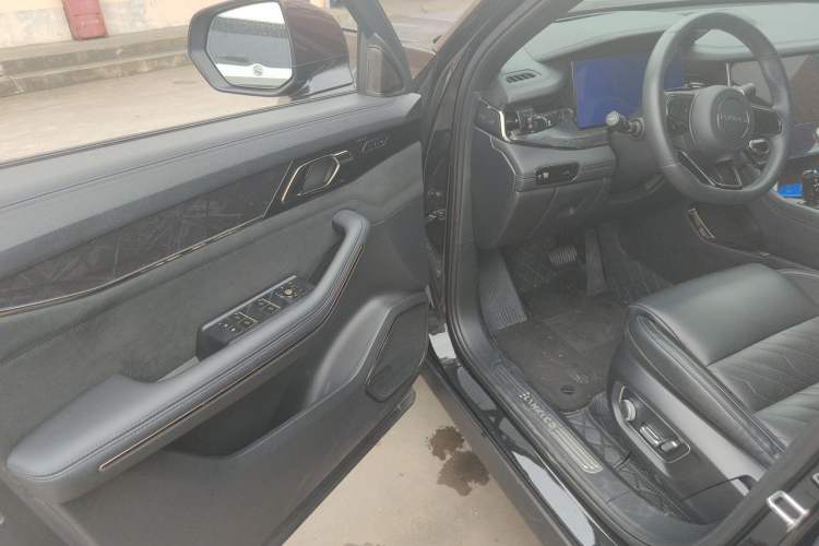 Used Lynk & Co 09 2021 2.0T Halo Six-Seater Driver Seat