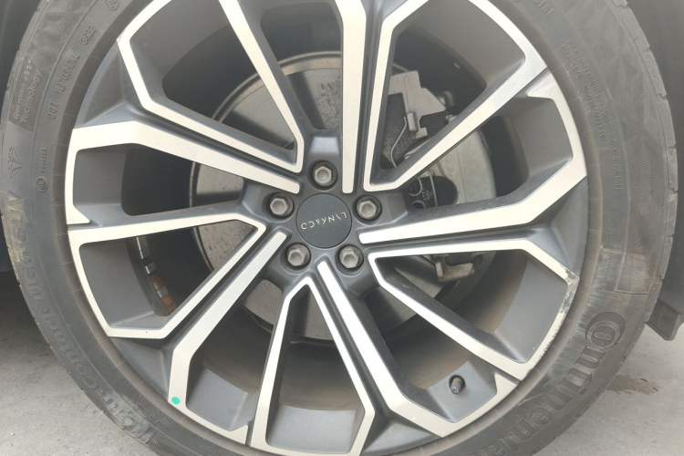 Used Lynk & Co 09 2021 2.0T Halo Six-Seater Right Front Wheel Hub