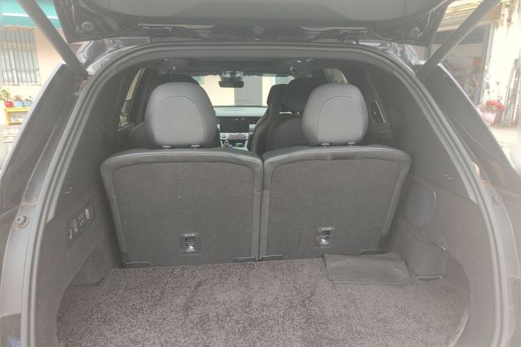 Used Lynk & Co 09 2021 2.0T Halo Six-Seater Trunk
