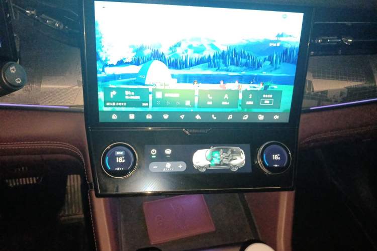Used Lynk & Co 09 2021 2.0T Ultra Six-Seater Audio And AC Panel