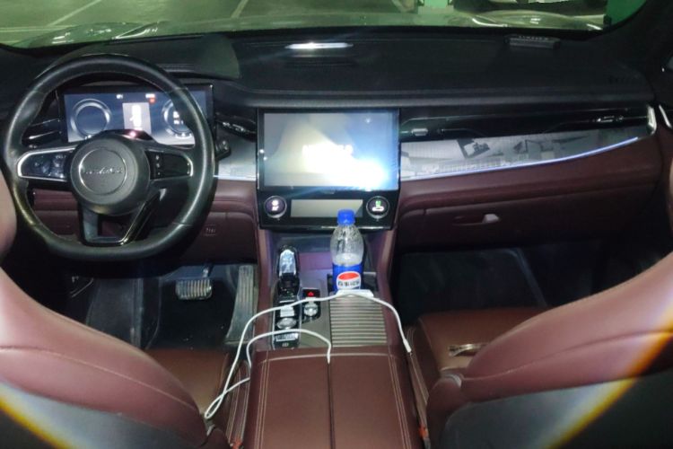 Used Lynk & Co 09 2021 2.0T Ultra Six-Seater Center Console