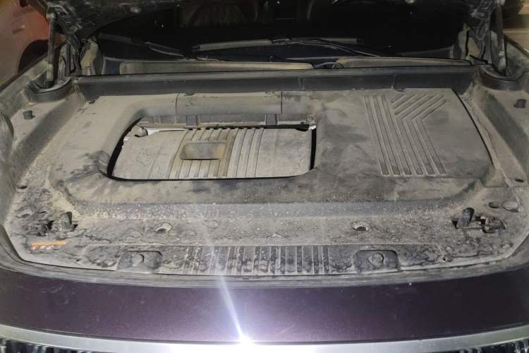 Used Lynk & Co 09 2021 2.0T Ultra Six-Seater Engine Bay