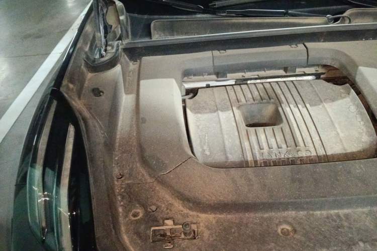 Used Lynk & Co 09 2021 2.0T Ultra Six-Seater Engine Bay Right