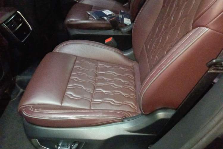 Used Lynk & Co 09 2021 2.0T Ultra Six-Seater Left Rear Seat