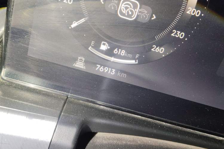 Used Lynk & Co 09 2021 2.0T Ultra Six-Seater Odometer Close Up
