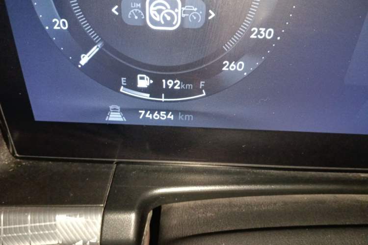 Used Lynk & Co 09 2021 2.0T Ultra Six-Seater Odometer Close Up