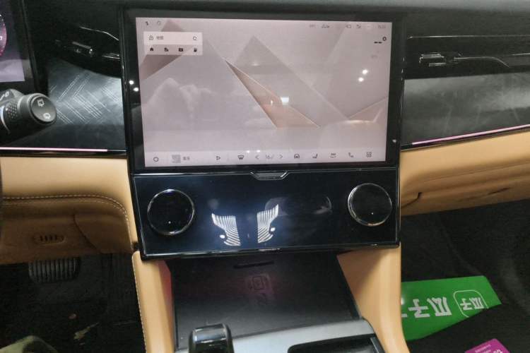 Used Lynk & Co 09 2021 2.0T Halo Six-Seater Audio And AC Panel