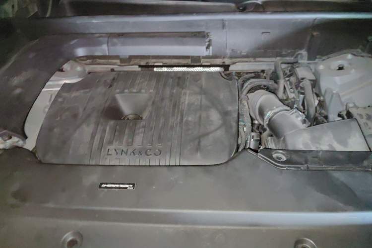 Used Lynk & Co 09 2021 2.0T Halo Six-Seater Engine Bay