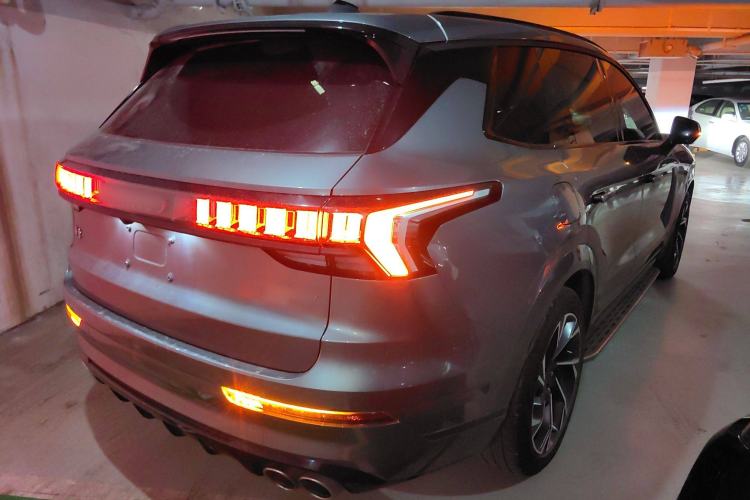 Used Lynk & Co 09 2021 2.0T Halo Six-Seater Exterior 5