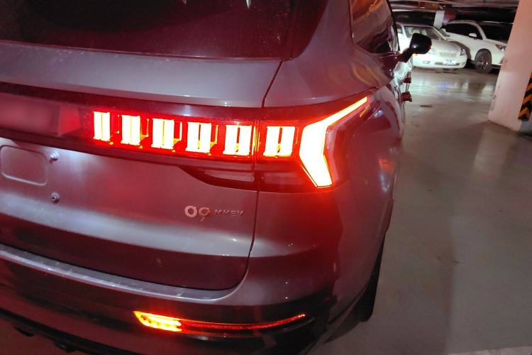 Used Lynk & Co 09 2021 2.0T Halo Six-Seater Exterior 6
