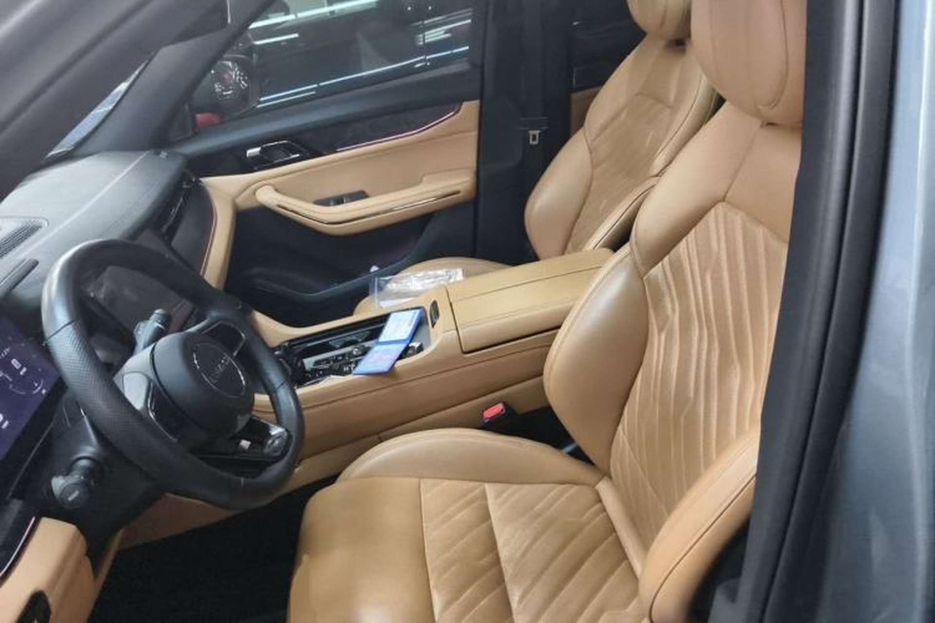 Used Lynk & Co 09 2021 2.0T Halo Six-Seater Left Front Seat