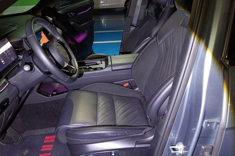 Used Lynk & Co 09 2021 2.0T Halo Six-Seater Left Front Seat