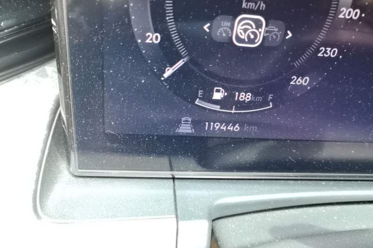 Used Lynk & Co 09 2021 2.0T Halo Six-Seater Odometer Close Up