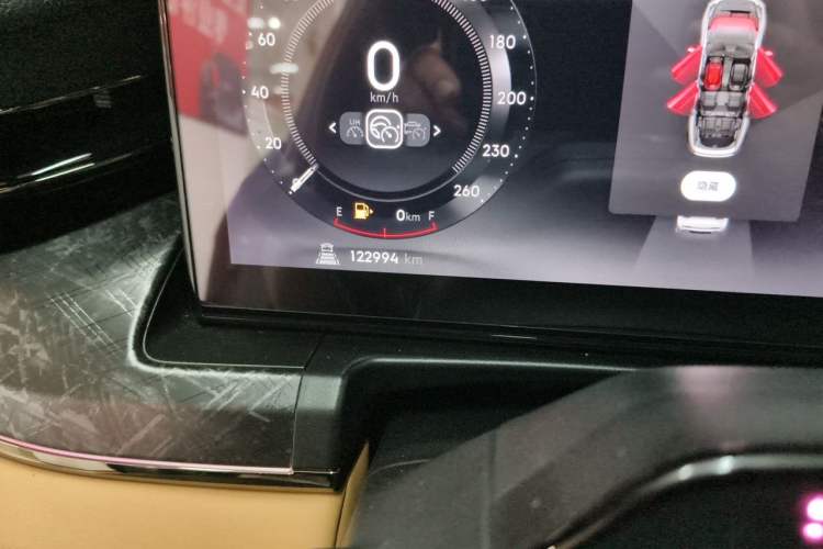 Used Lynk & Co 09 2021 2.0T Halo Six-Seater Odometer Close Up