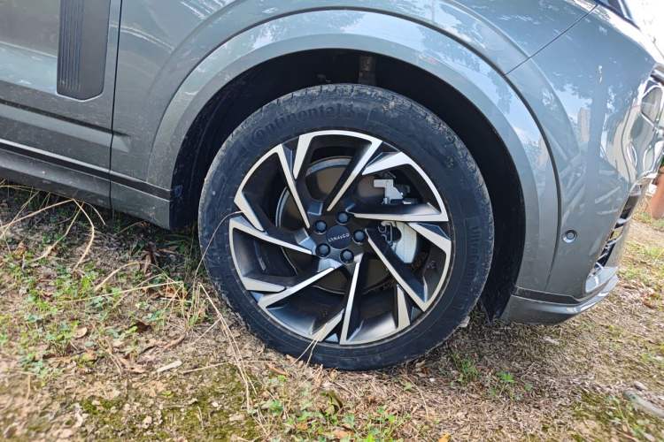 Used Lynk & Co 09 2021 2.0T Halo Six-Seater Right Front Wheel Hub