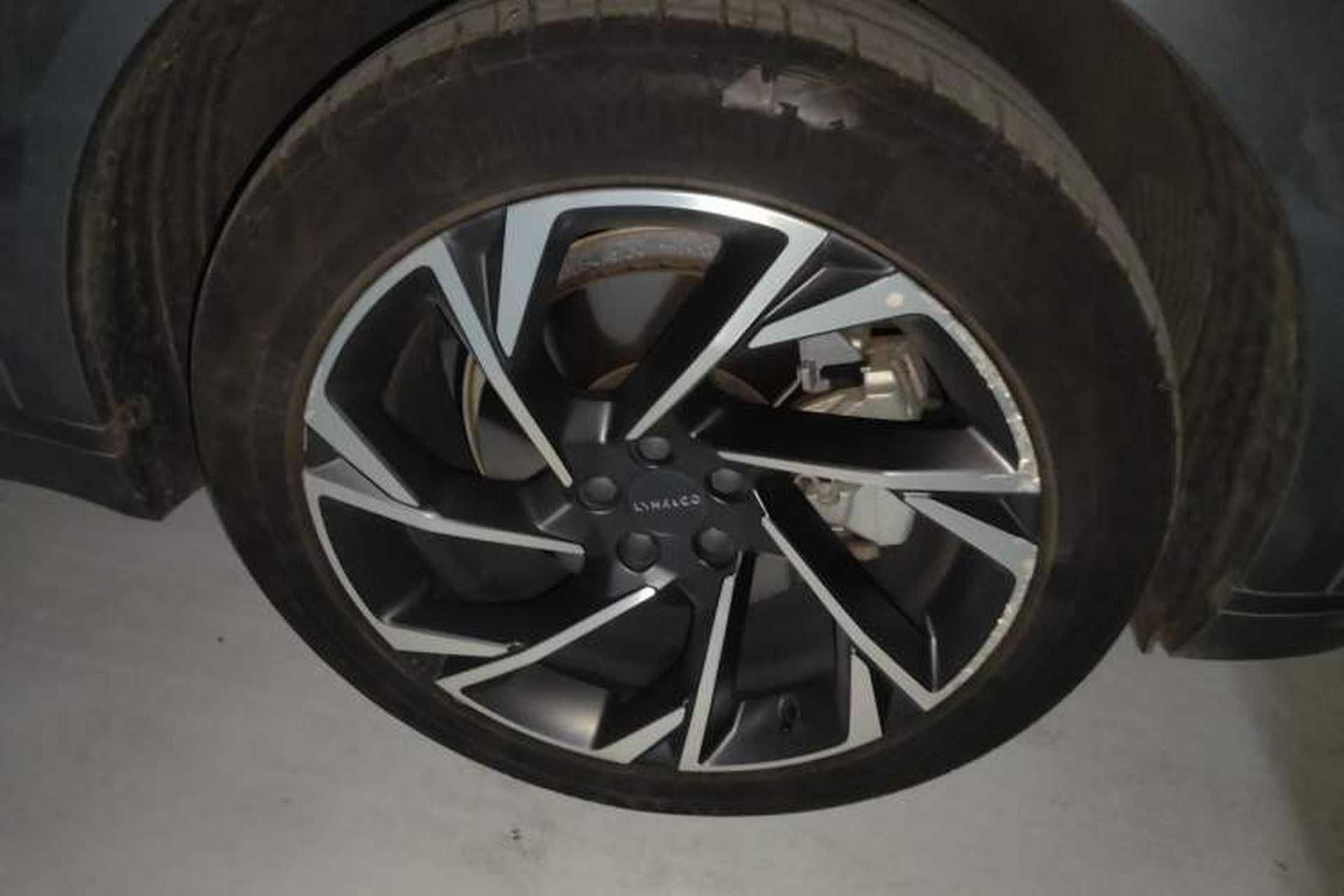 Used Lynk & Co 09 2021 2.0T Halo Six-Seater Right Front Wheel Hub