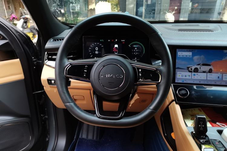 Used Lynk & Co 09 2021 2.0T Halo Six-Seater Steering Wheel