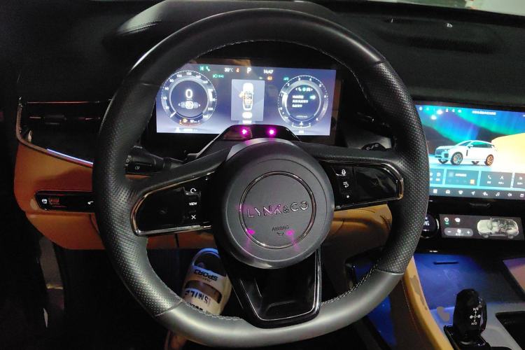 Used Lynk & Co 09 2021 2.0T Halo Six-Seater Steering Wheel