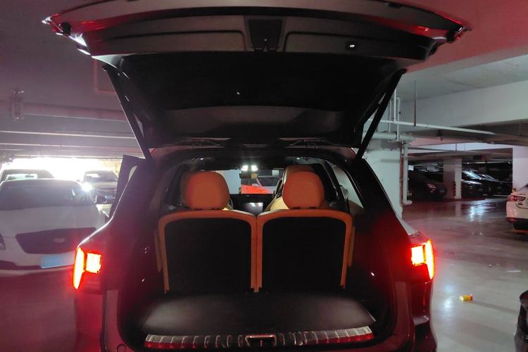 Used Lynk & Co 09 2021 2.0T Halo Six-Seater Trunk