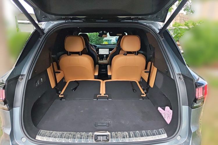 Used Lynk & Co 09 2021 2.0T Halo Six-Seater Trunk