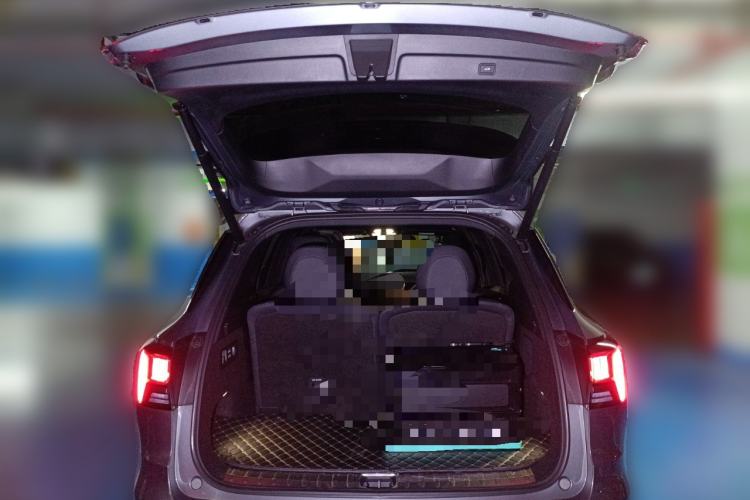 Used Lynk & Co 09 2021 2.0T Halo Six-Seater Trunk