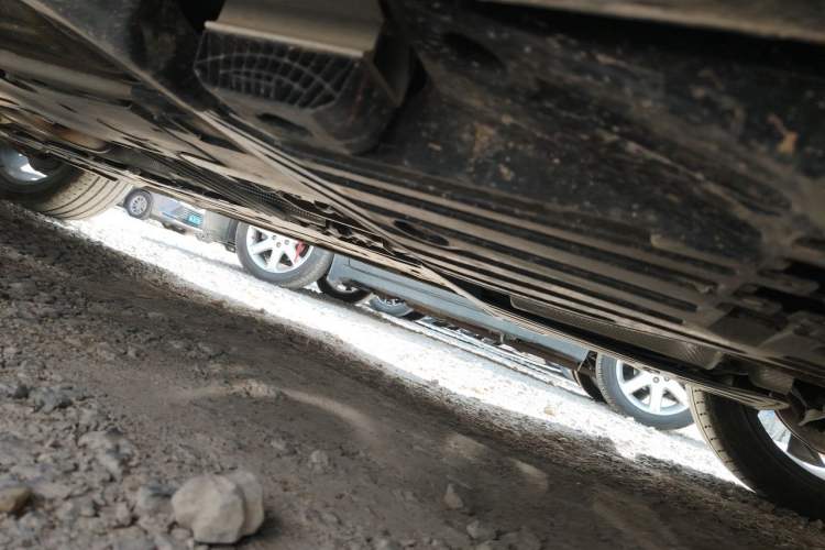 Used Lynk & Co 09 2021 2.0T Halo Six-Seater Chassis Rear Left
