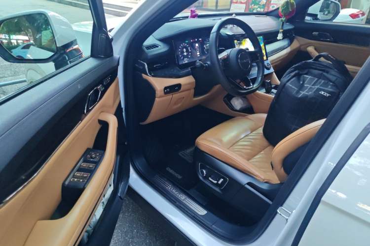 Used Lynk & Co 09 2021 2.0T Halo Six-Seater Driver Seat