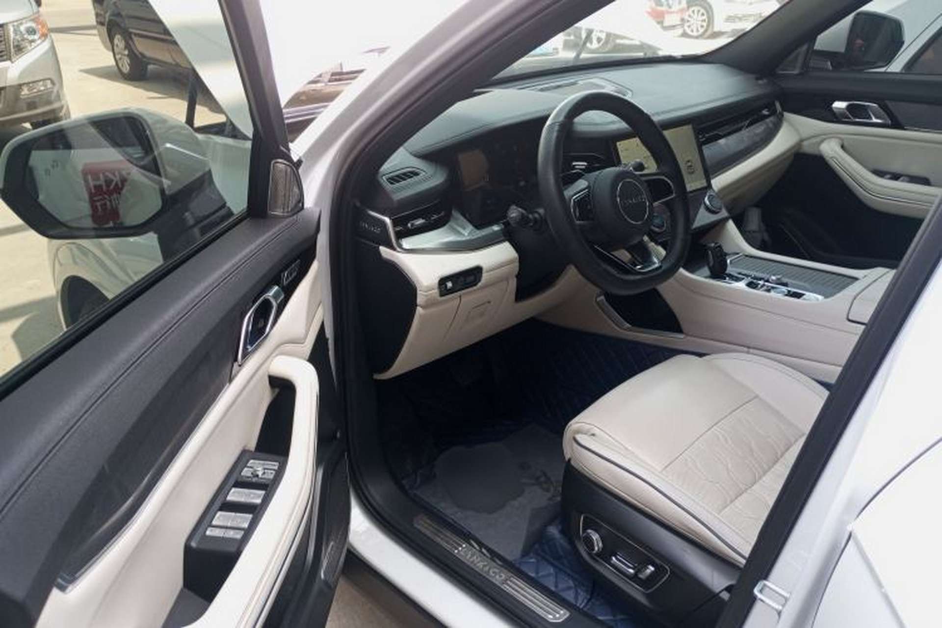 Used Lynk & Co 09 2021 2.0T Halo Six-Seater Driver Seat