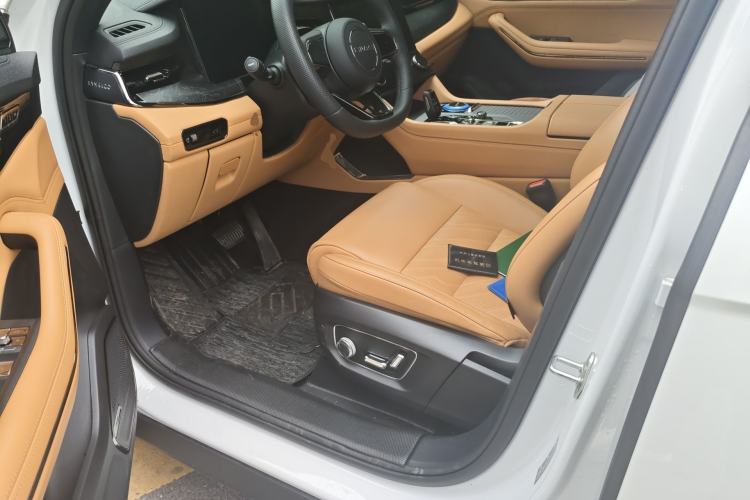 Used Lynk & Co 09 2021 2.0T Halo Six-Seater Driver Seat