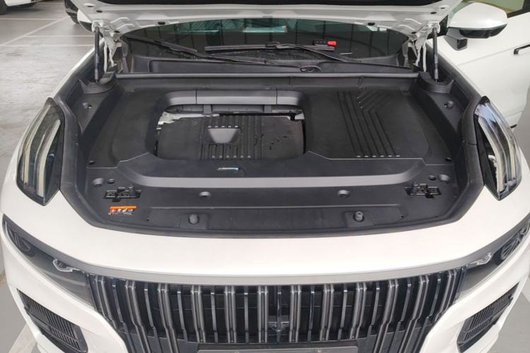Used Lynk & Co 09 2021 2.0T Halo Six-Seater Engine Bay