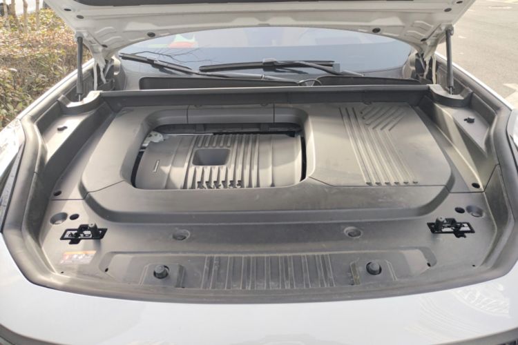 Used Lynk & Co 09 2021 2.0T Halo Six-Seater Engine Bay