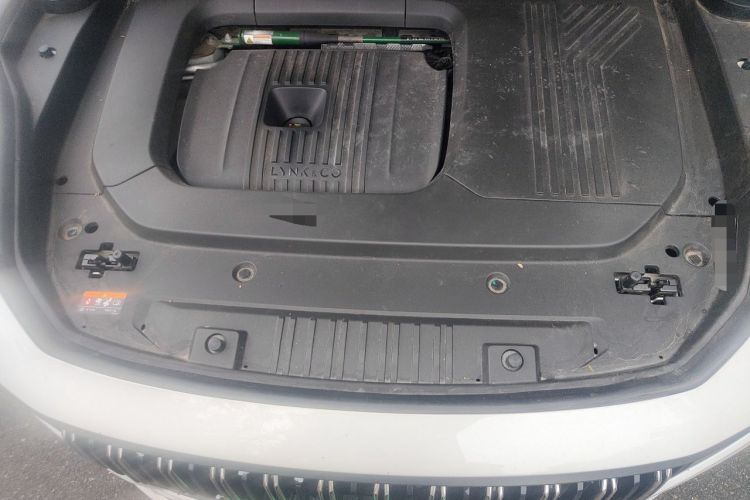 Used Lynk & Co 09 2021 2.0T Halo Six-Seater Engine Bay
