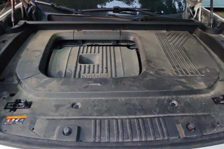 Used Lynk & Co 09 2021 2.0T Halo Six-Seater Engine Bay
