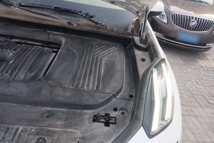 Used Lynk & Co 09 2021 2.0T Halo Seven-Seater Engine Bay Left