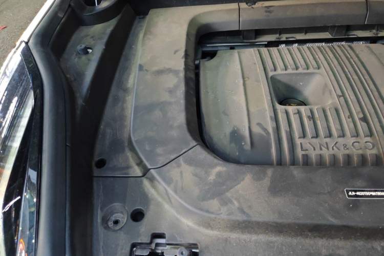 Used Lynk & Co 09 2021 2.0T Halo Six-Seater Engine Bay Right
