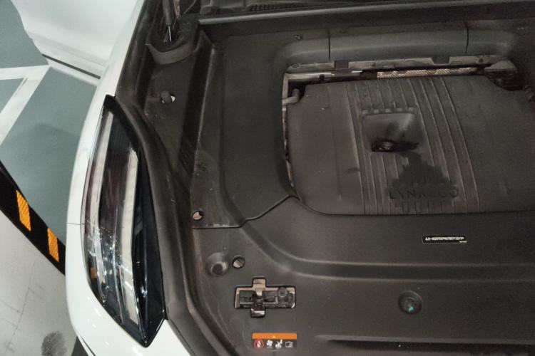 Used Lynk & Co 09 2021 2.0T Halo Six-Seater Engine Bay Right