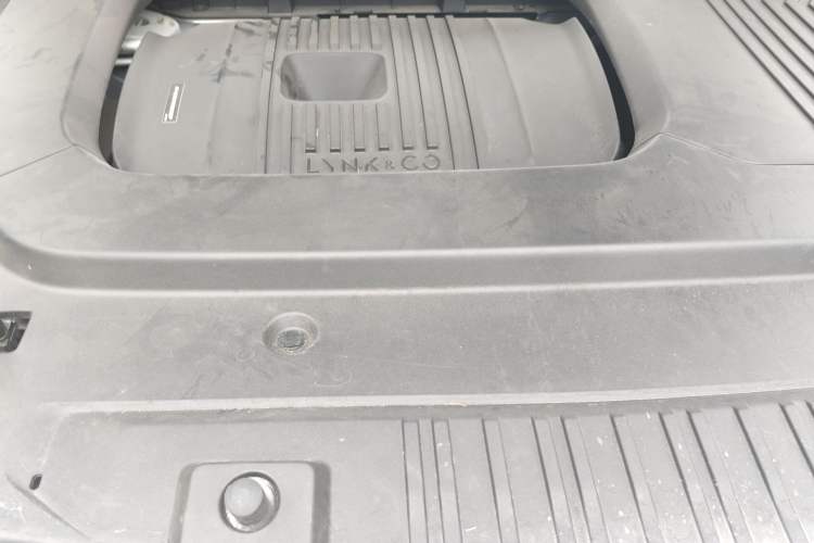 Used Lynk & Co 09 2021 2.0T Halo Six-Seater Engine Bay