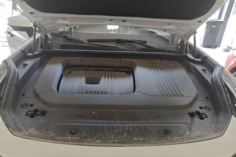 Used Lynk & Co 09 2021 2.0T Halo Six-Seater Engine Bay