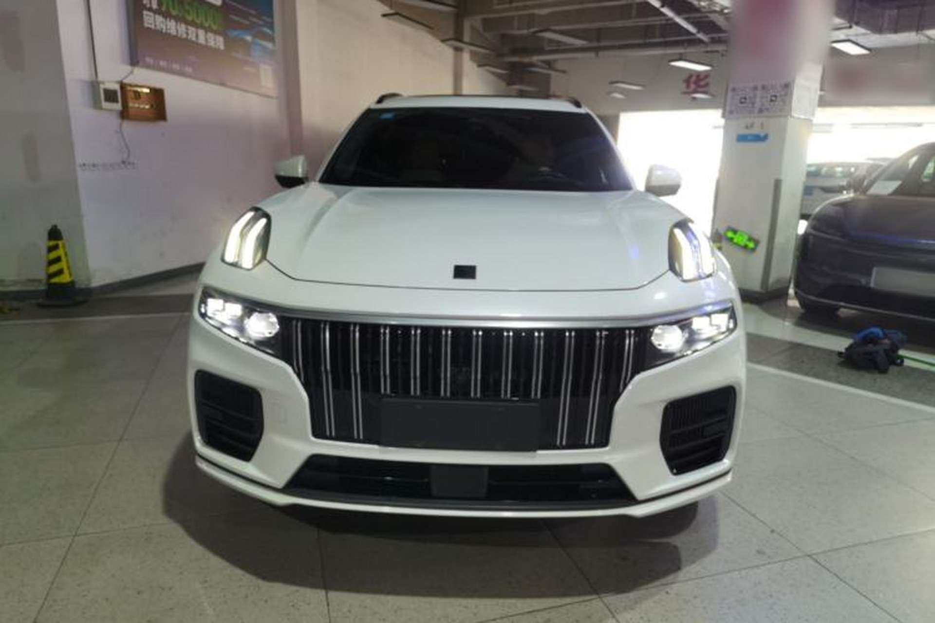 Used Lynk & Co 09 2021 2.0T Halo Six-Seater Exterior 1