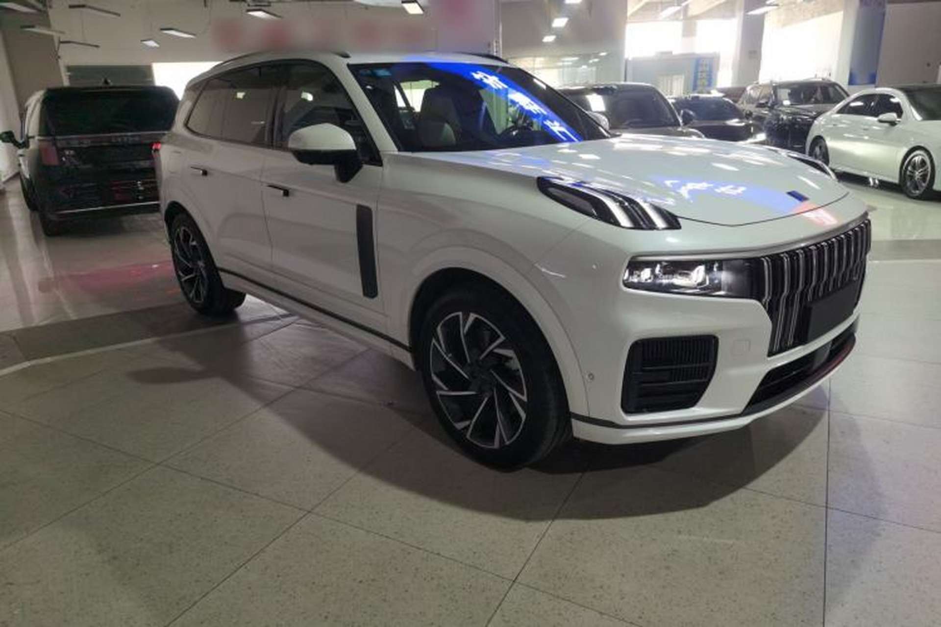 Used Lynk & Co 09 2021 2.0T Halo Six-Seater Exterior 2