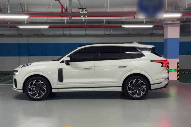 Used Lynk & Co 09 2021 2.0T Halo Six-Seater Exterior 2